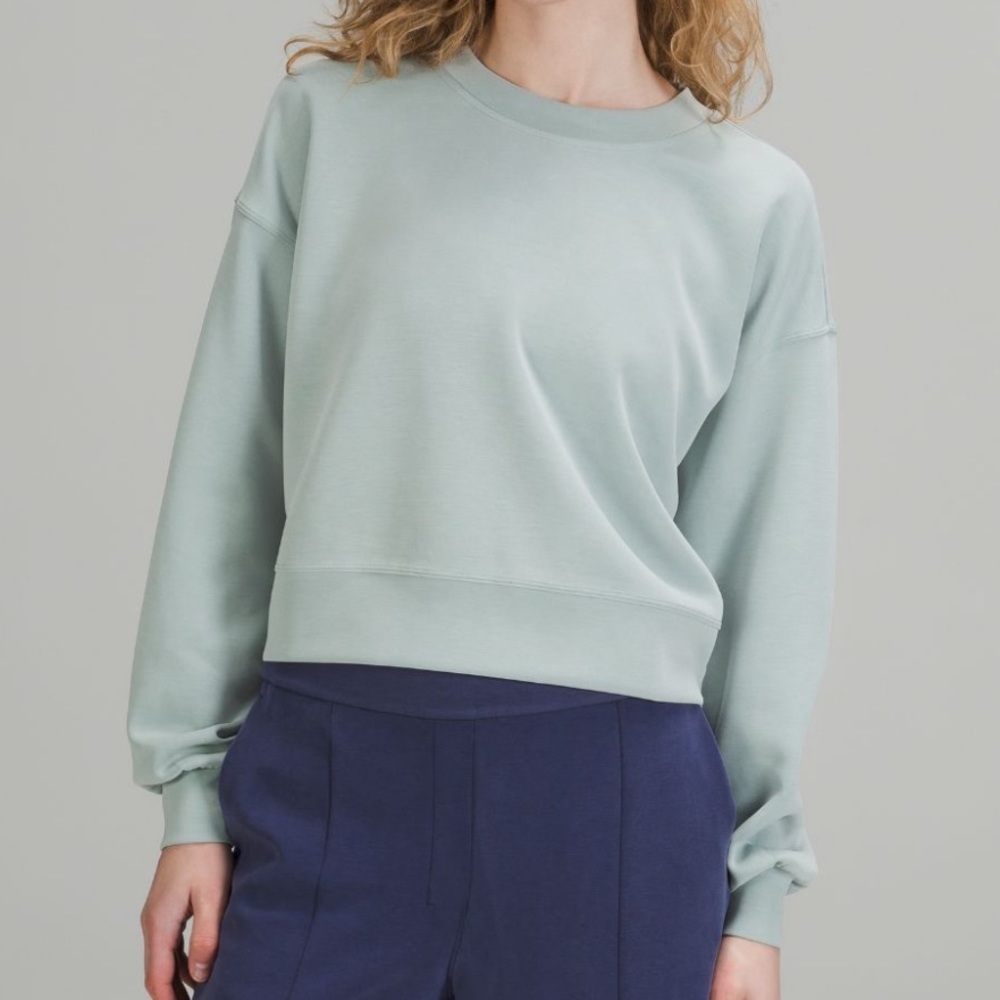 Lululemon Perfectly Oversized Crew Softstreme in Silver Blue SIZE 6 POC NWT